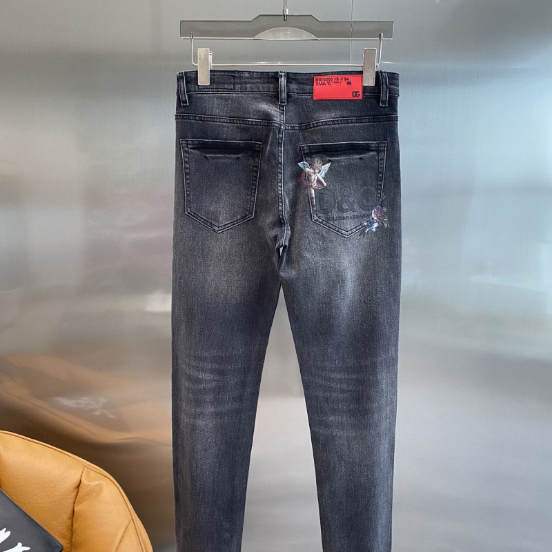 G*u*i jeans